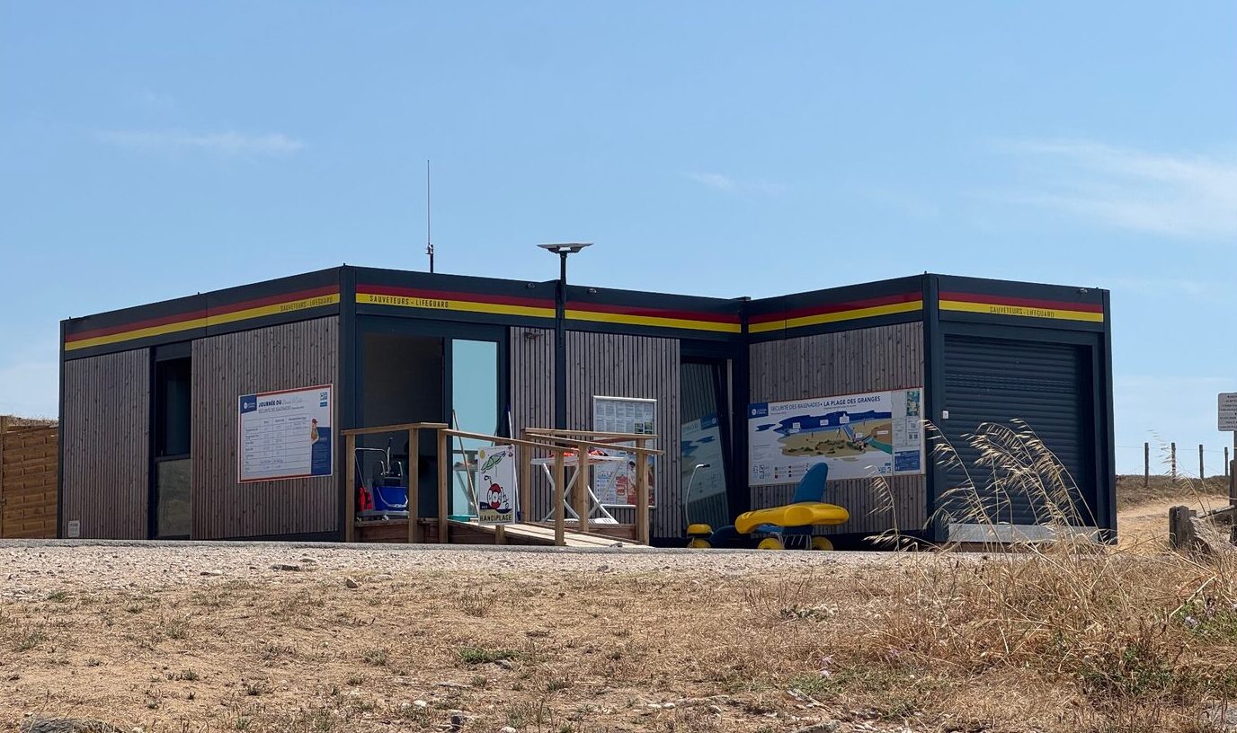 Poste de secours autonome de la plage des Granges, aux Sables-d'Olonne